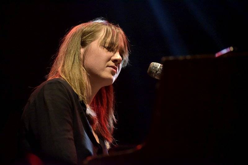 Všestranně talentovaná Sophie Hunger se po roce vrátila do Prahy