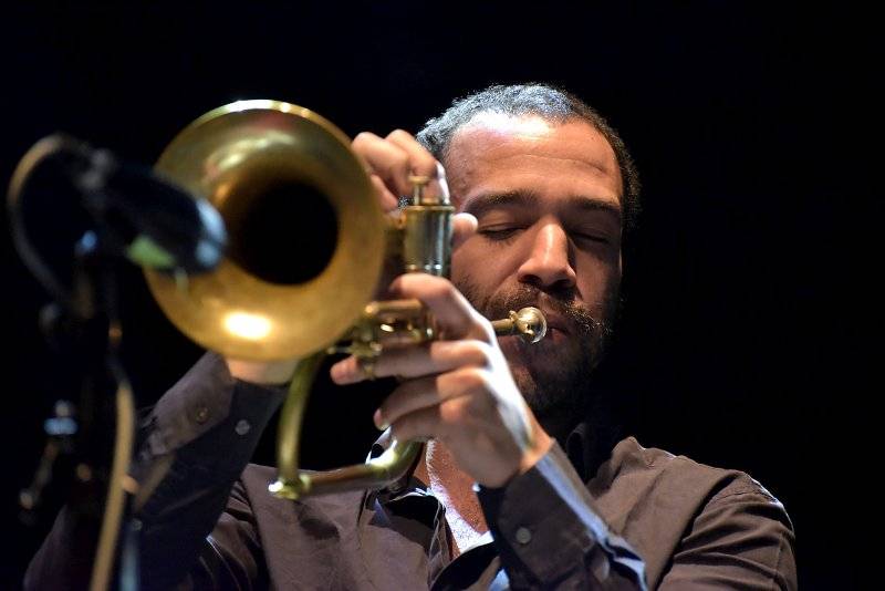 Všestranně talentovaná Sophie Hunger se po roce vrátila do Prahy