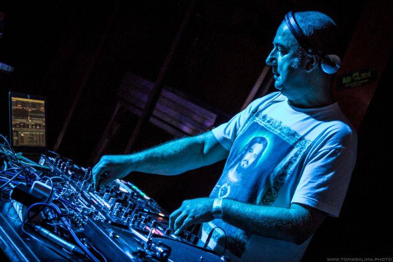 Mydy Rabycad se v Praze řídili jednoduchým heslem: Just Dance! 