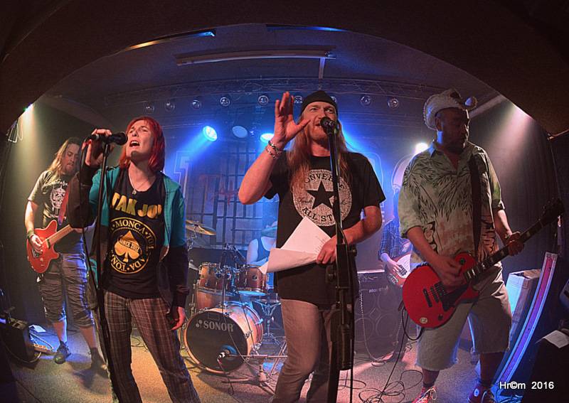 Tak jo! i letos roztančili pražský Kain, tentokrát za podpory Maniac