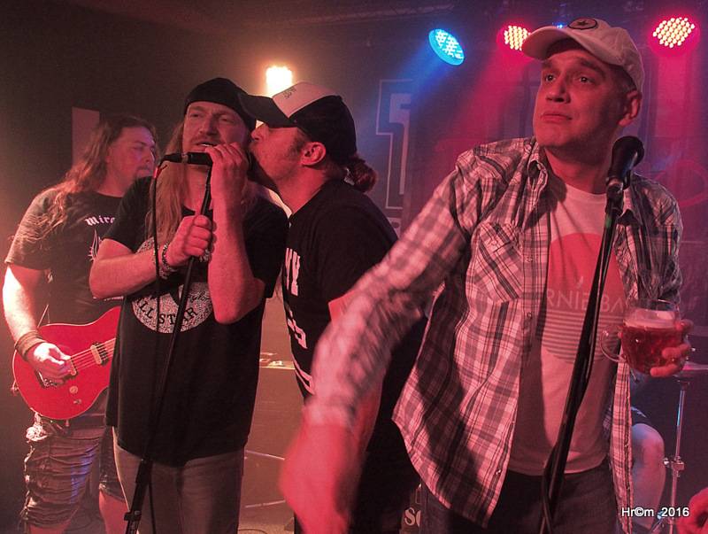 Tak jo! i letos roztančili pražský Kain, tentokrát za podpory Maniac