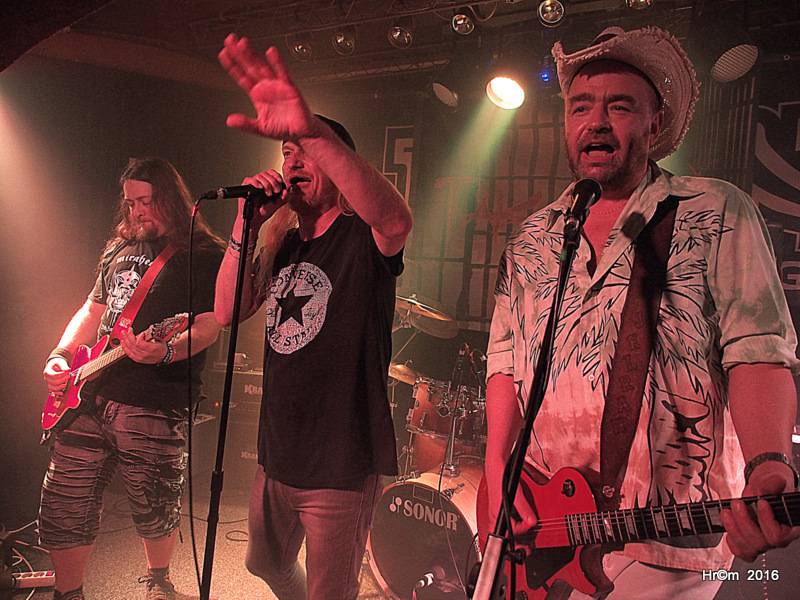 Tak jo! i letos roztančili pražský Kain, tentokrát za podpory Maniac