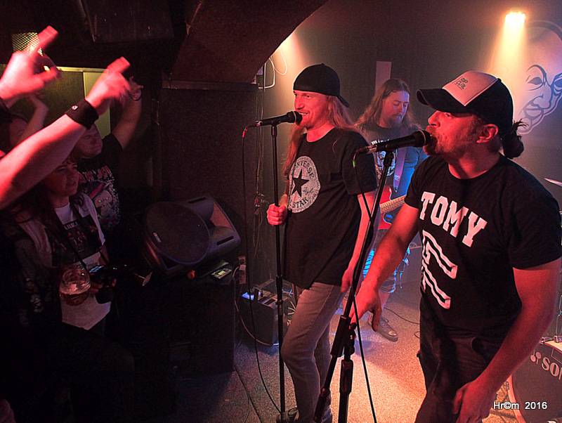 Tak jo! i letos roztančili pražský Kain, tentokrát za podpory Maniac