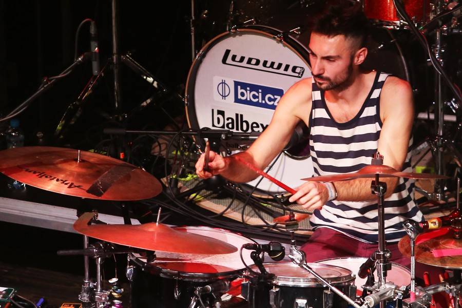 Brněnské Sono tancovalo, jak David Koller bubnoval