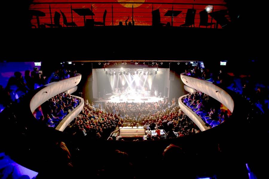 Brněnské Sono tancovalo, jak David Koller bubnoval