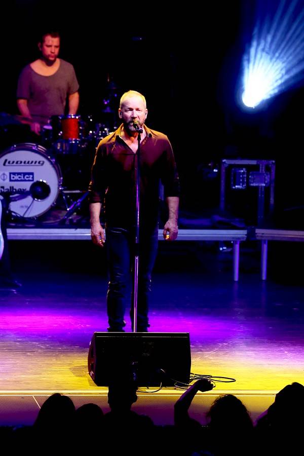 Brněnské Sono tancovalo, jak David Koller bubnoval