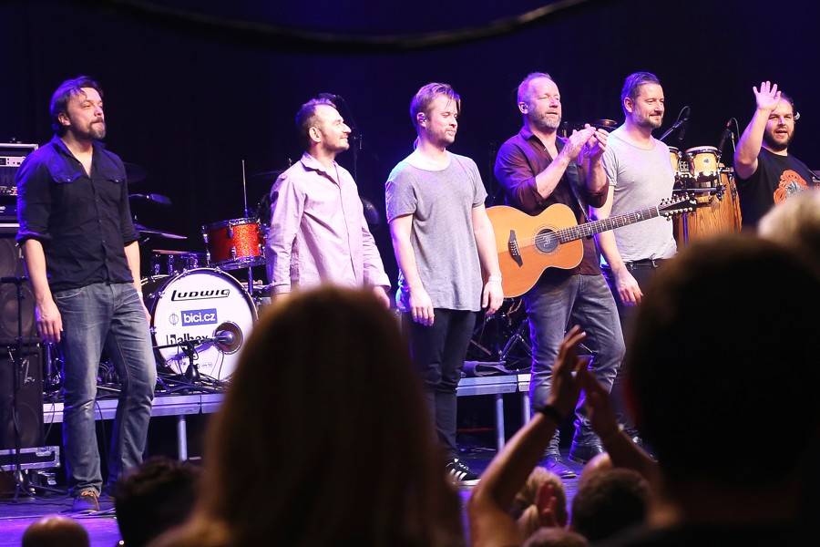 Brněnské Sono tancovalo, jak David Koller bubnoval