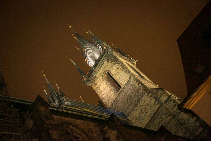 Narozeniny Chapeau Rouge zahájil pochod na Staromák, pak hrál Vladimir 518 i Jiří Schmitzer