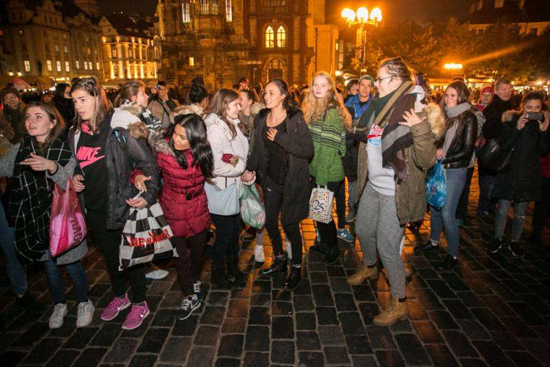 Narozeniny Chapeau Rouge zahájil pochod na Staromák, pak hrál Vladimir 518 i Jiří Schmitzer