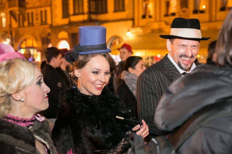 Narozeniny Chapeau Rouge zahájil pochod na Staromák, pak hrál Vladimir 518 i Jiří Schmitzer