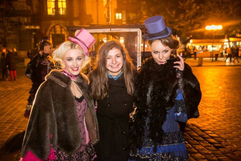 Narozeniny Chapeau Rouge zahájil pochod na Staromák, pak hrál Vladimir 518 i Jiří Schmitzer