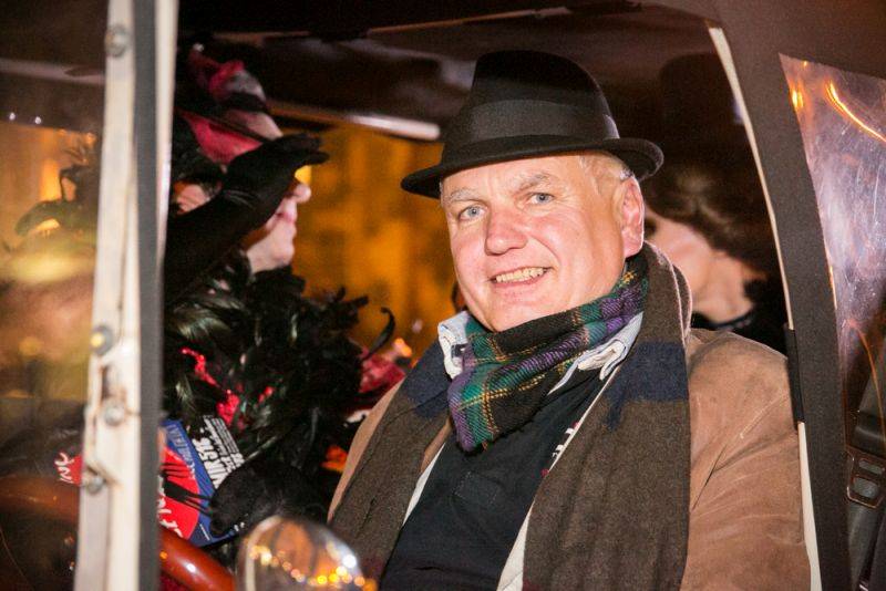 Narozeniny Chapeau Rouge zahájil pochod na Staromák, pak hrál Vladimir 518 i Jiří Schmitzer