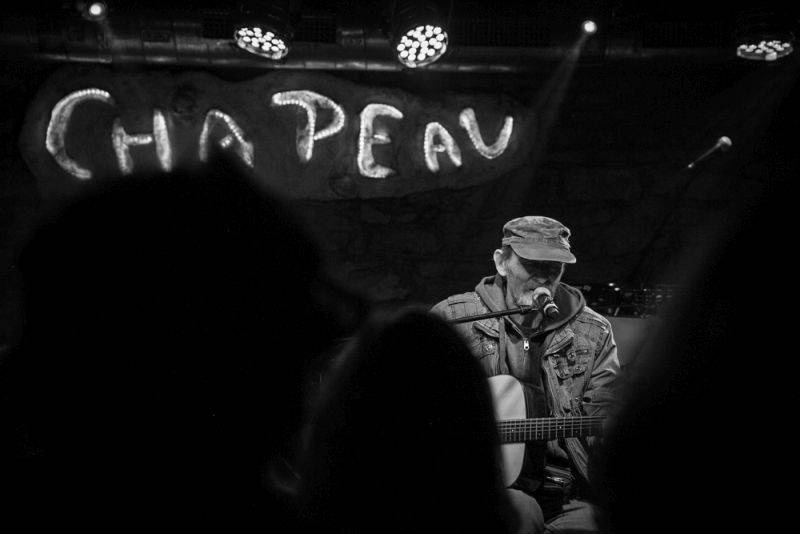 Narozeniny Chapeau Rouge zahájil pochod na Staromák, pak hrál Vladimir 518 i Jiří Schmitzer