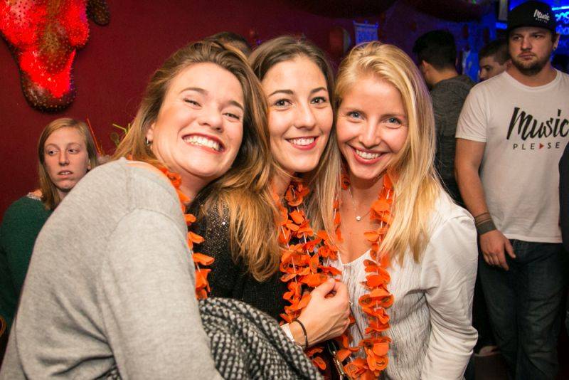 Narozeniny Chapeau Rouge zahájil pochod na Staromák, pak hrál Vladimir 518 i Jiří Schmitzer