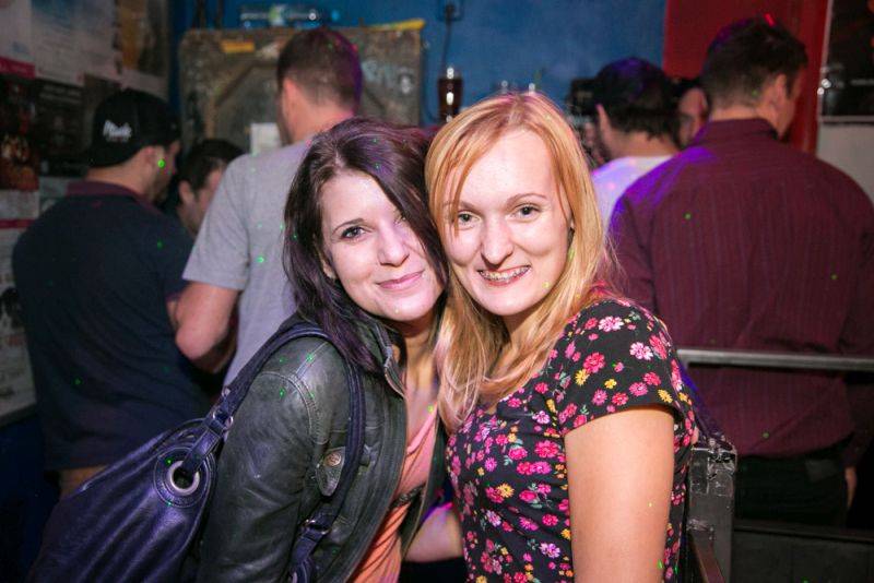 Narozeniny Chapeau Rouge zahájil pochod na Staromák, pak hrál Vladimir 518 i Jiří Schmitzer