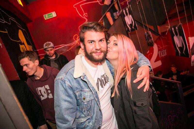 Narozeniny Chapeau Rouge zahájil pochod na Staromák, pak hrál Vladimir 518 i Jiří Schmitzer