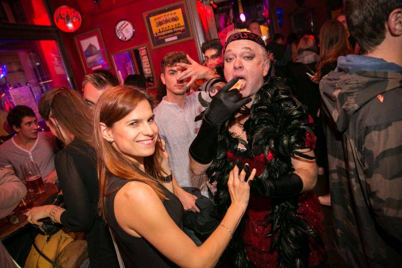 Narozeniny Chapeau Rouge zahájil pochod na Staromák, pak hrál Vladimir 518 i Jiří Schmitzer