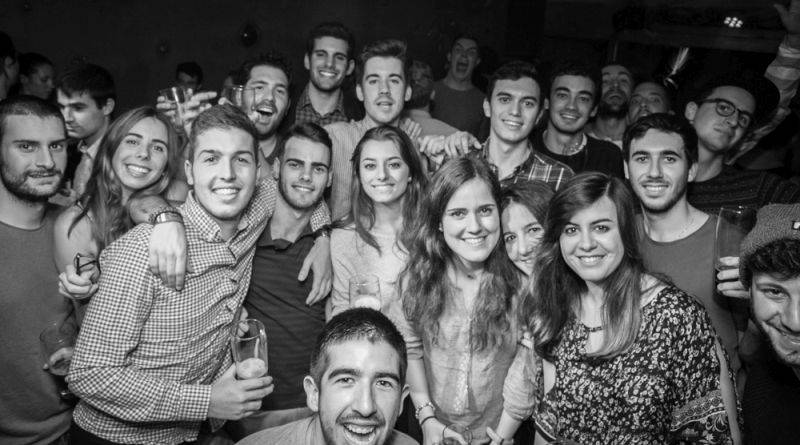 Narozeniny Chapeau Rouge zahájil pochod na Staromák, pak hrál Vladimir 518 i Jiří Schmitzer