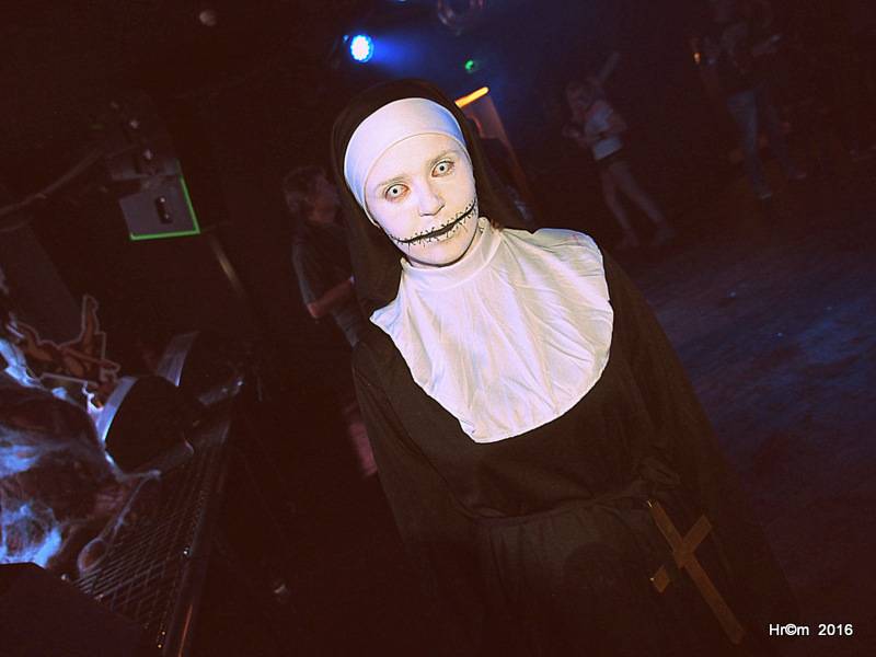 Halloween v Rock Café: Párty plná zombíku, rock'n'rollu a strachu