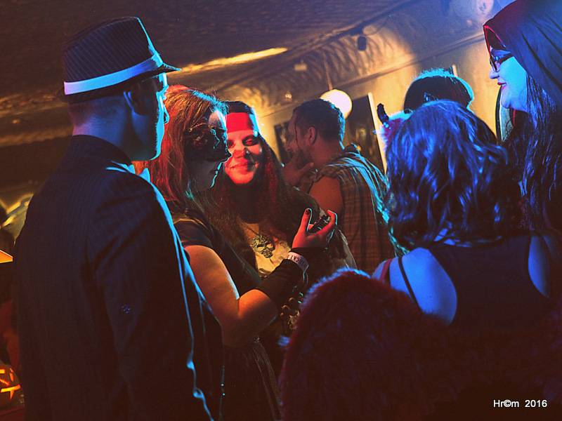 Halloween v Rock Café: Párty plná zombíku, rock'n'rollu a strachu