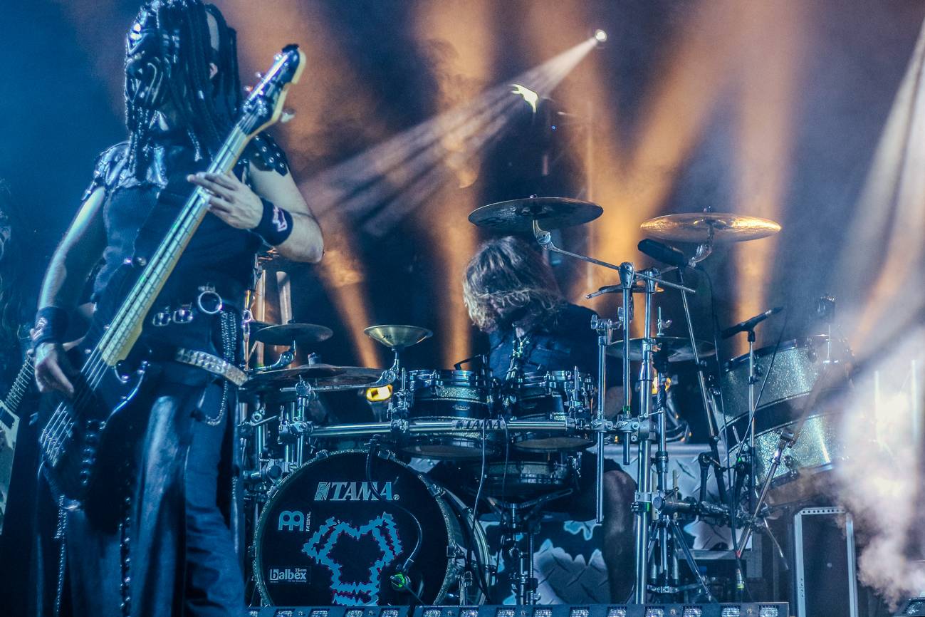 Arakain a Dymytry: Čtyřhodinový metalový nářez v Pardubicích!