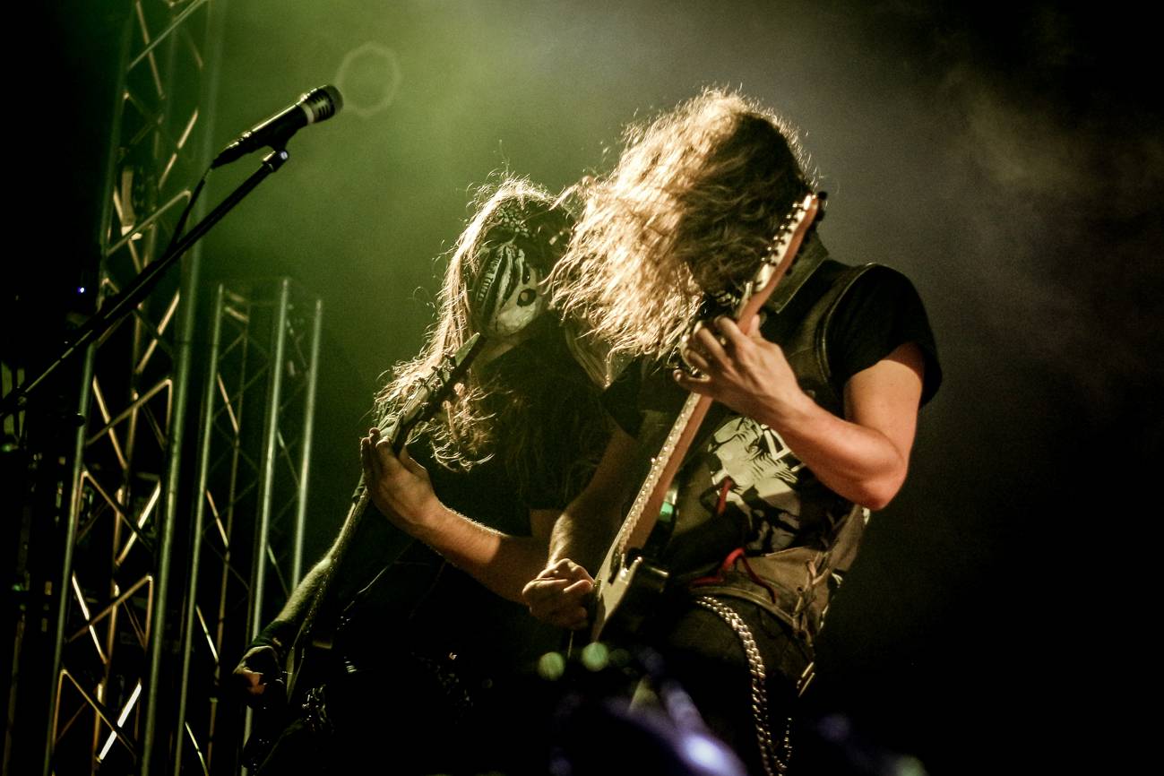 Arakain a Dymytry: Čtyřhodinový metalový nářez v Pardubicích!