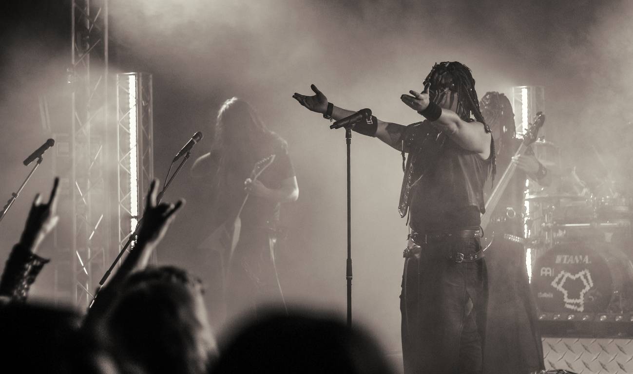 Arakain a Dymytry: Čtyřhodinový metalový nářez v Pardubicích!