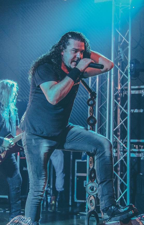 Arakain a Dymytry: Čtyřhodinový metalový nářez v Pardubicích!