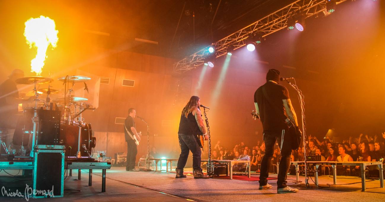 Škwor hledali identitu i v České Lípě: Sál praskal ve švech