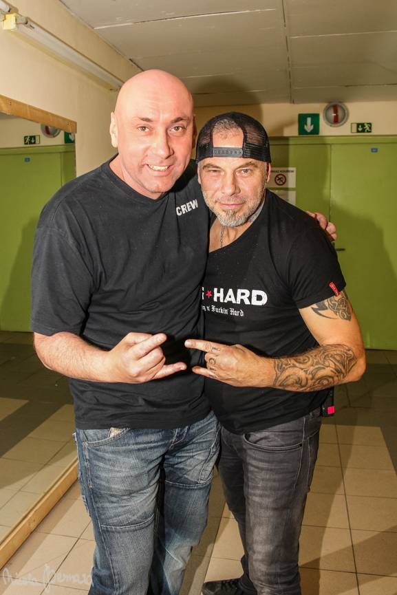 Škwor hledali identitu i v České Lípě: Sál praskal ve švech