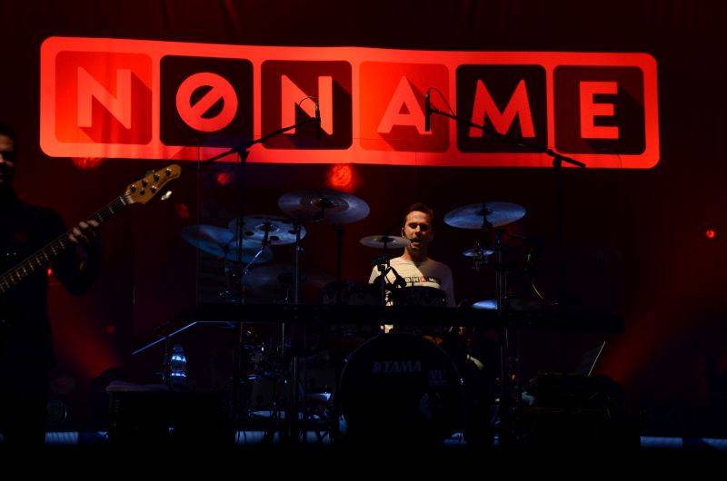 No Name vyprodali Forum Karlín, 20 let oslavili S láskou i s podprsenkou na pódiu