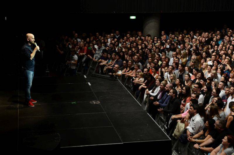 No Name vyprodali Forum Karlín, 20 let oslavili S láskou i s podprsenkou na pódiu