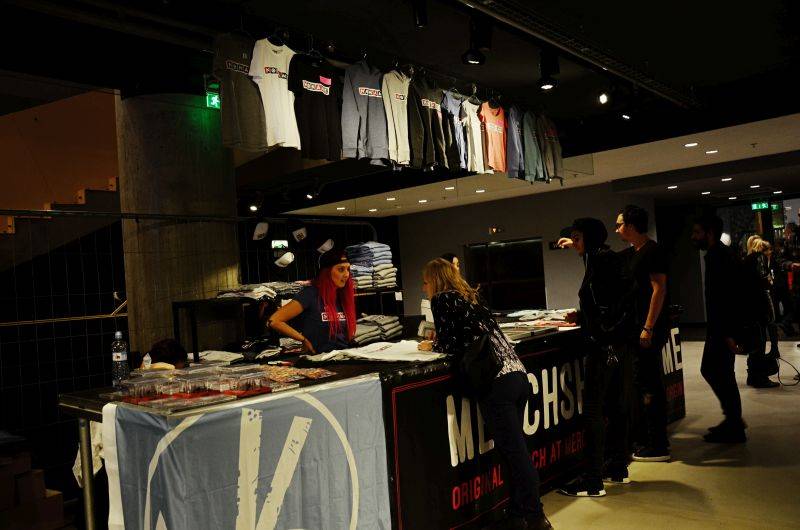 No Name vyprodali Forum Karlín, 20 let oslavili S láskou i s podprsenkou na pódiu