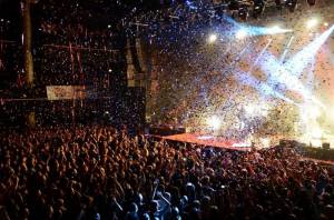 No Name vyprodali Forum Karlín, 20 let oslavili S láskou i s podprsenkou na pódiu