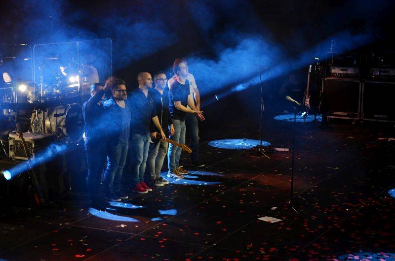 No Name vyprodali Forum Karlín, 20 let oslavili S láskou i s podprsenkou na pódiu