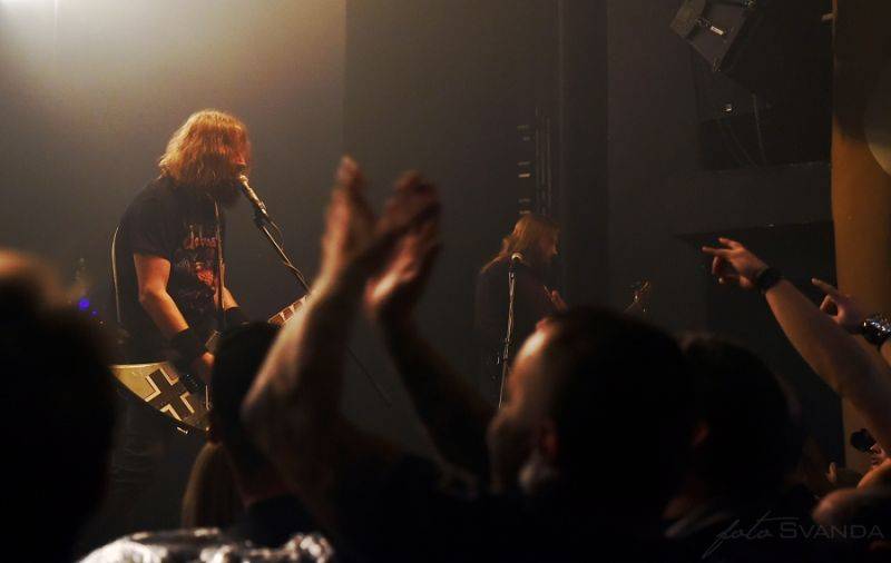 Třicátníci Debustrol křtili v Akropoli svoji Válku. Byl to nářez!