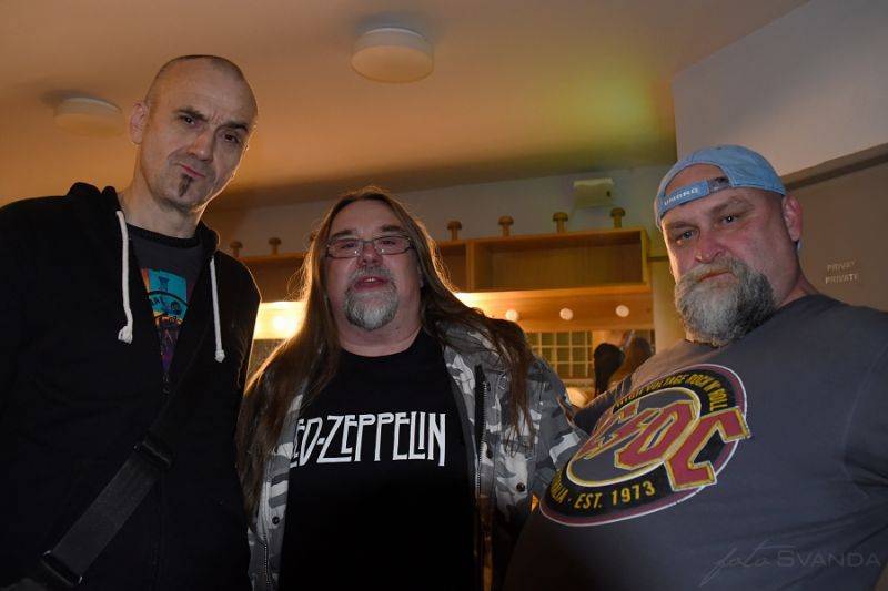 Třicátníci Debustrol křtili v Akropoli svoji Válku. Byl to nářez!