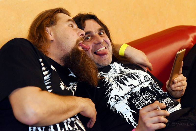 Třicátníci Debustrol křtili v Akropoli svoji Válku. Byl to nářez!