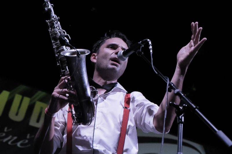 Timudej křtili Ještěně, v Roxy byla k vidění i akrobacie nebo vokální skupina