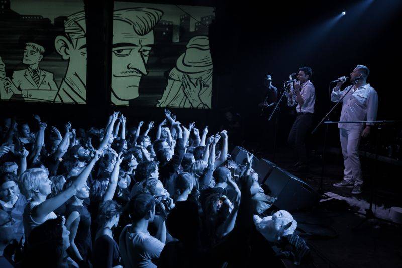 Timudej křtili Ještěně, v Roxy byla k vidění i akrobacie nebo vokální skupina