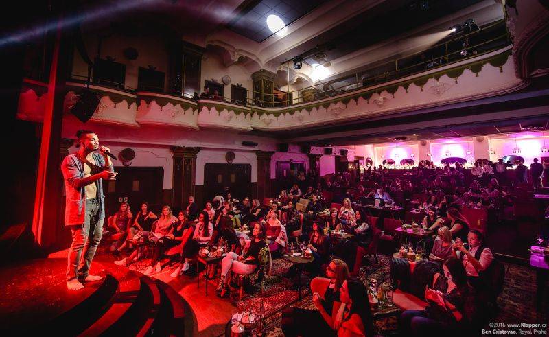 Ben Cristovao zazpíval pro stovku žen na VIP show v pražském Royalu