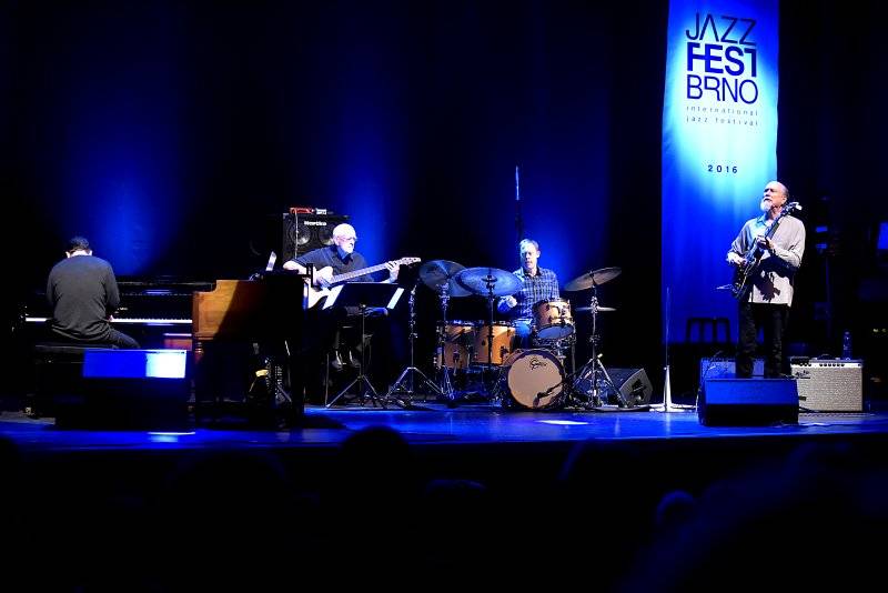 Držitel Grammy John Scofield potěšil jazzem brněnské Sono centrum