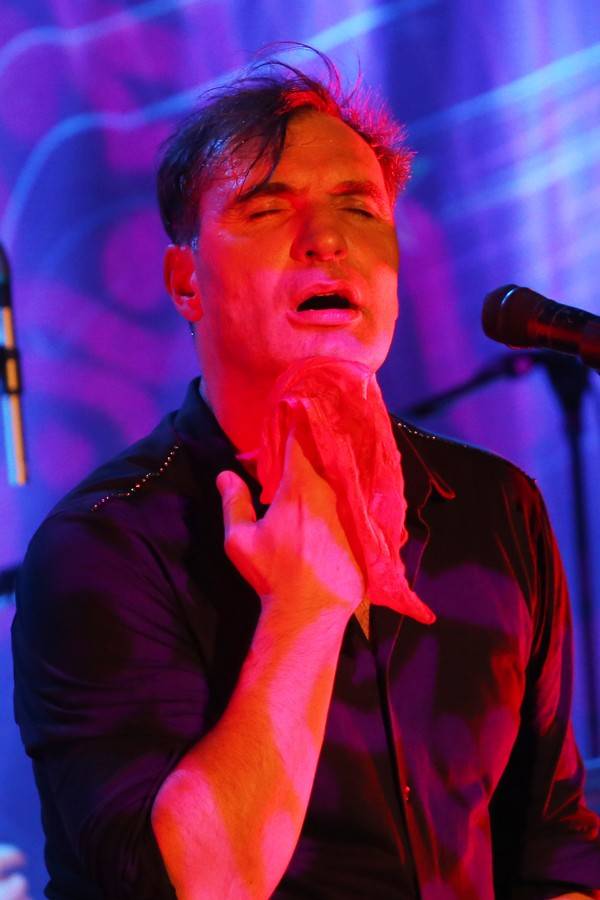 MIG 21 představili v Brně nový zpěvník, dámy sundavaly kalhotky