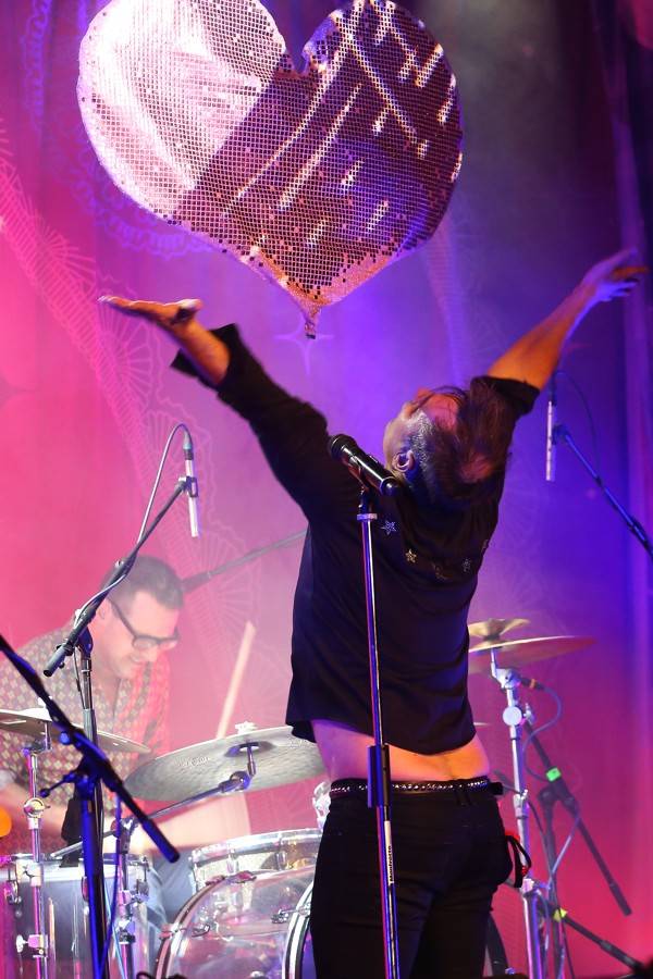 MIG 21 představili v Brně nový zpěvník, dámy sundavaly kalhotky