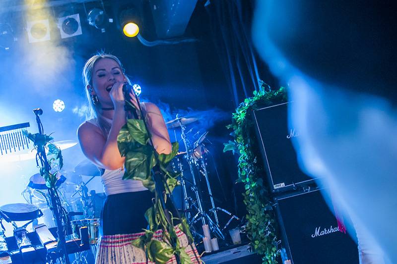  Crystal Fighters v Praze: Úžasná jízda v MeetFactory