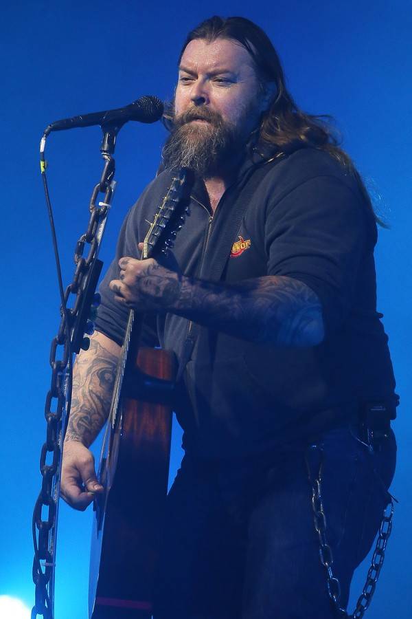 Škwor dál hledá IDentitu: V Hodoníně došlo na plameny i kouřové efekty