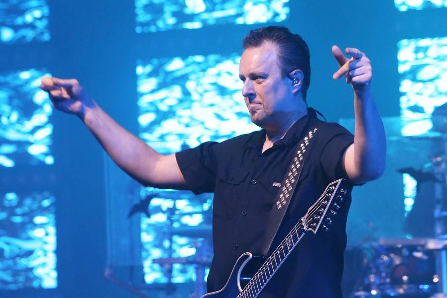 Škwor dál hledá IDentitu: V Hodoníně došlo na plameny i kouřové efekty