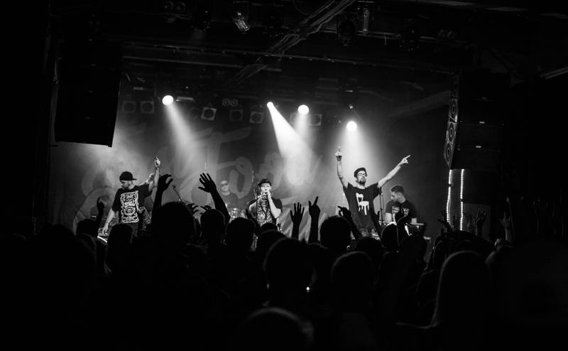 Podzimní Mighty Sounds nabídl Prague Conspiracy, Radio Dead Ones i Fast Food Orchestra