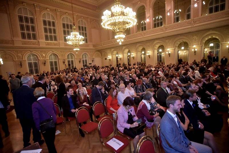 Premiéra The Parliament Of Souls na Žofíně: Pódium patřilo Celeste Buckingham, Ondřeji Rumlovi i Justinu Lavashovi