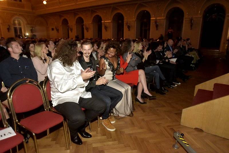 Premiéra The Parliament Of Souls na Žofíně: Pódium patřilo Celeste Buckingham, Ondřeji Rumlovi i Justinu Lavashovi